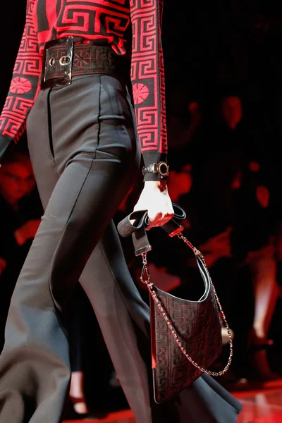 Look 32
